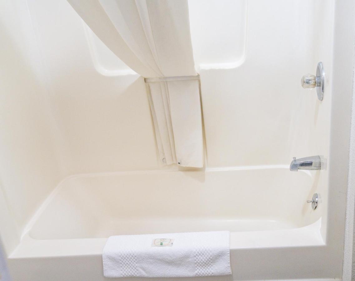 Quality Inn Seymour I-65 Buitenkant foto